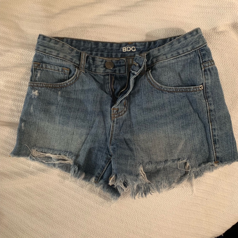 URBAN OUTFITTERS JEAN SHORTS